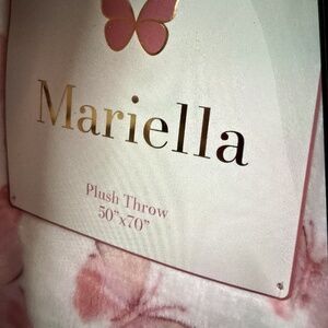 New Mariella Plush Throw - white with pink butterflies/ 50x70”